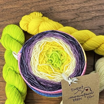 Yarn Cake Cozy- Textured - Image 2