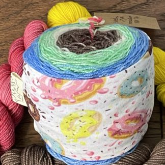 Yarn Cake Cozy- Smooth